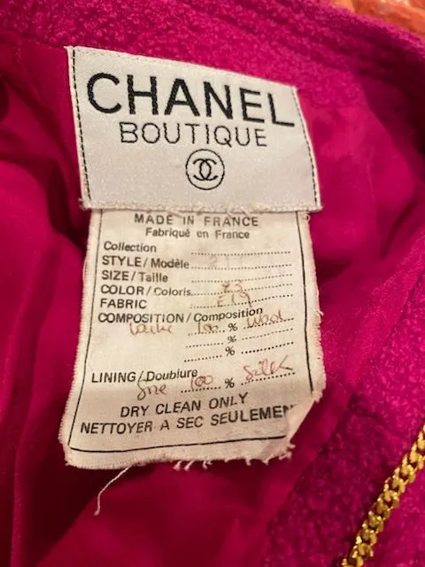 80’s/90’s Vintage Chanel Bright Pink Boucle Wool Long Jacket FR 36