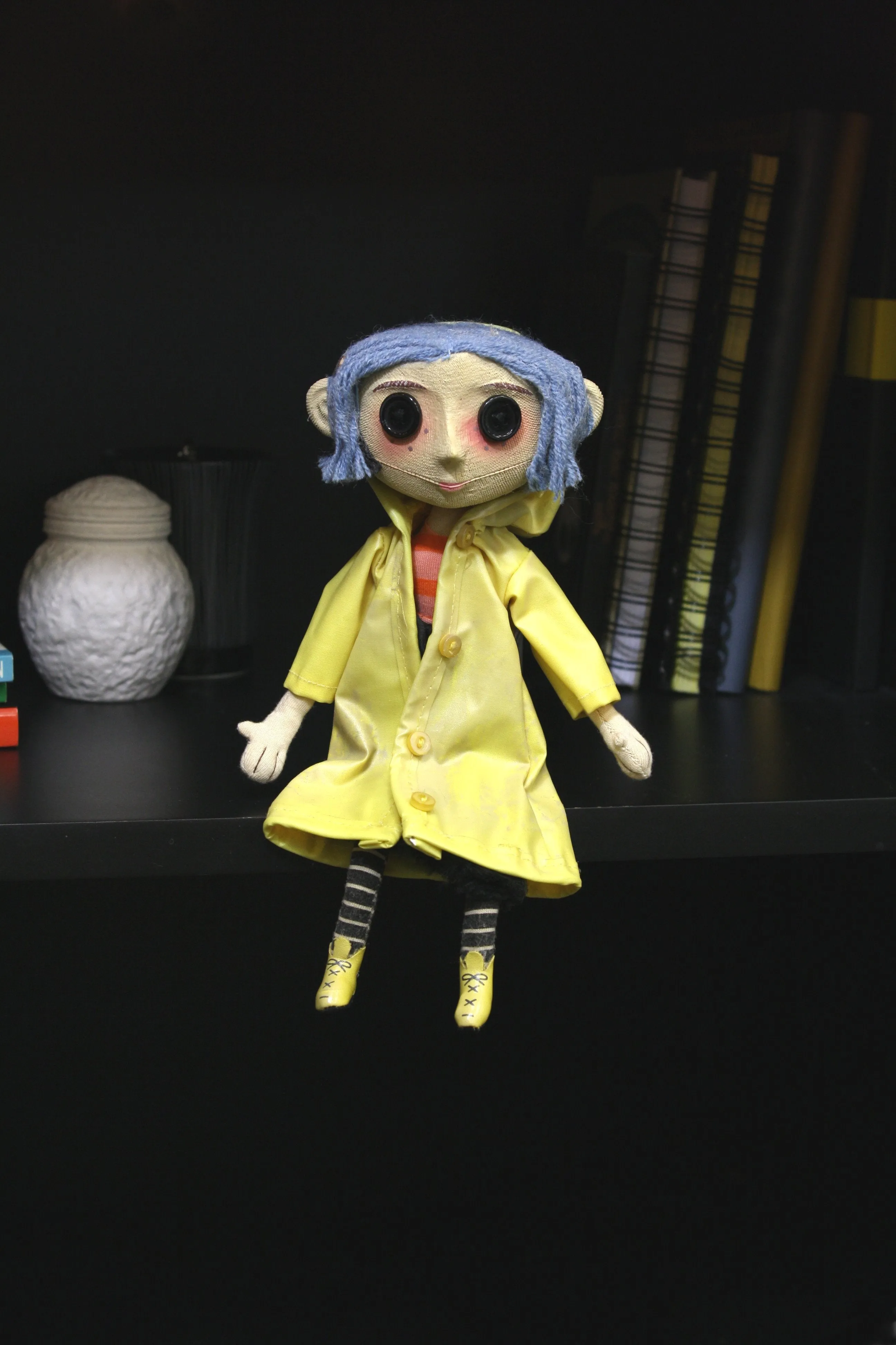 Coraline Doll - 10 Figurine - Coraline - NECA Collectibles