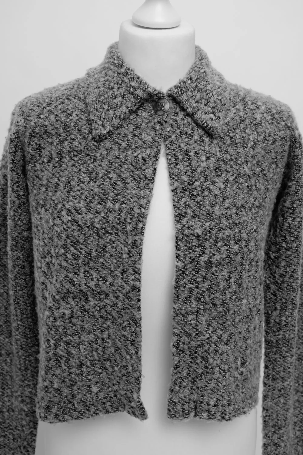 CROPPED WOOL BOUCLE GREY CARDIGAN