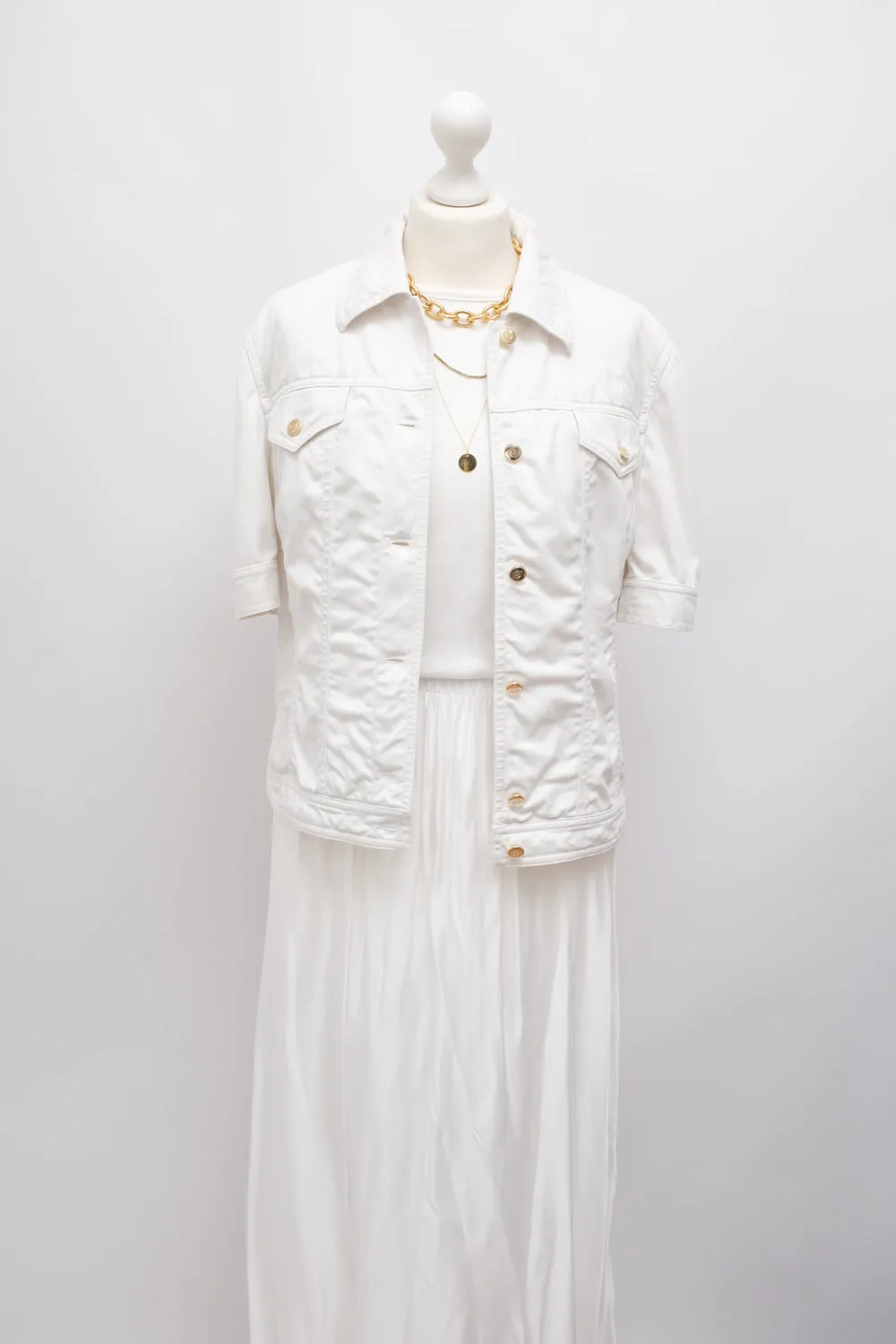 ESCADA WHITE SHORT ARM DENIM JACKET