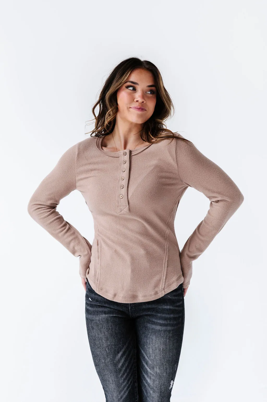 Grayson Long Sleeve Tee in Mocha