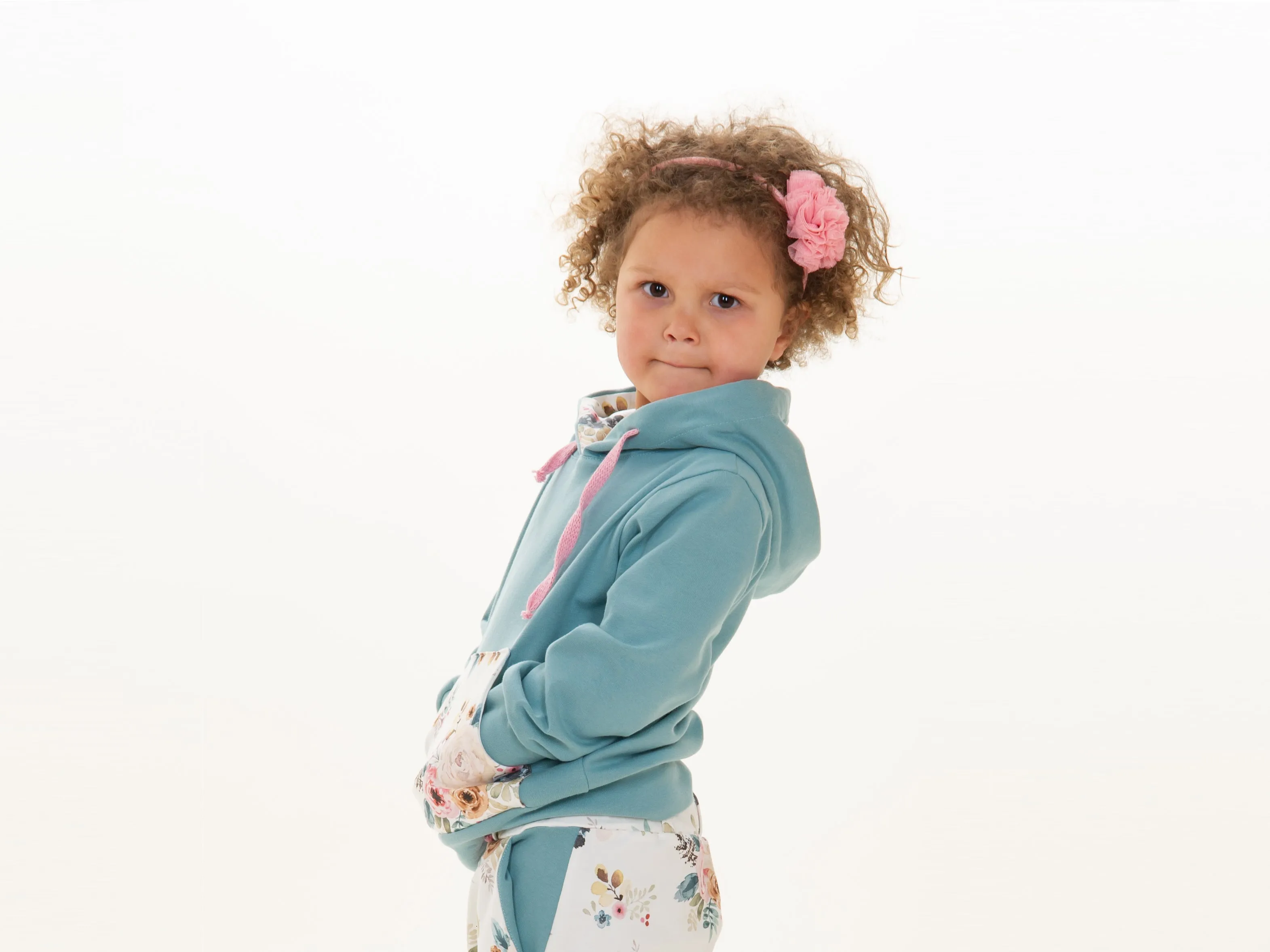 Schnittmuster Sweatshirt Hoodie und Haremshose, Jogginghose FLY und DADO von Patternforkids