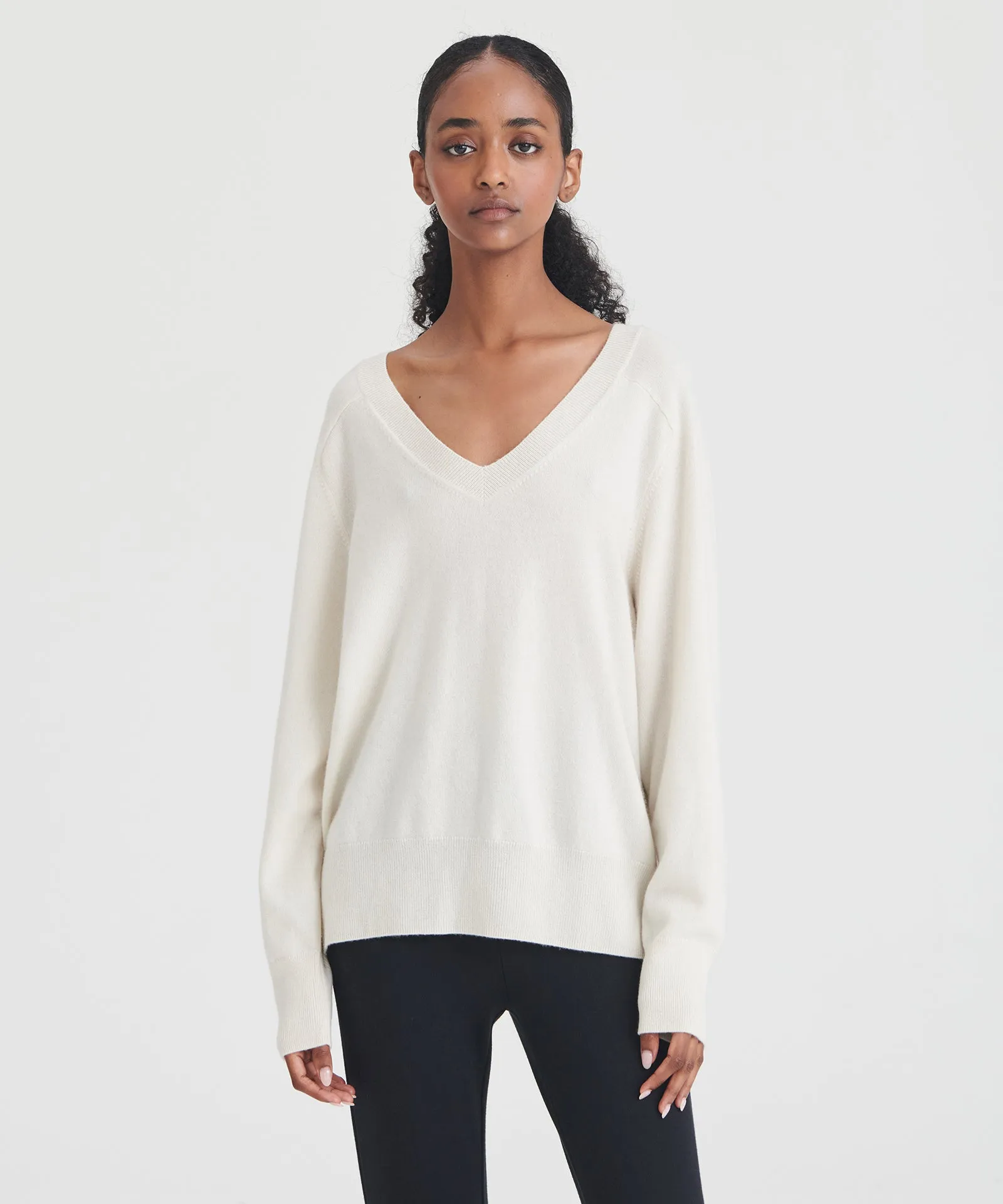 Signature Cashmere Relaxed V-Neck Sweater